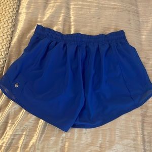 Lululemon hotty hot 4 in